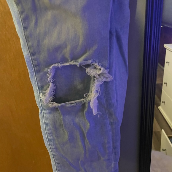 American Eagle Distressed Jeggings - Picture 3 of 4